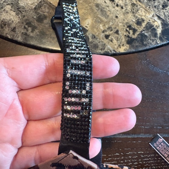 Victoria's Secret Leopard Print Bra with Black Straps GUC - Picture 15 of 16